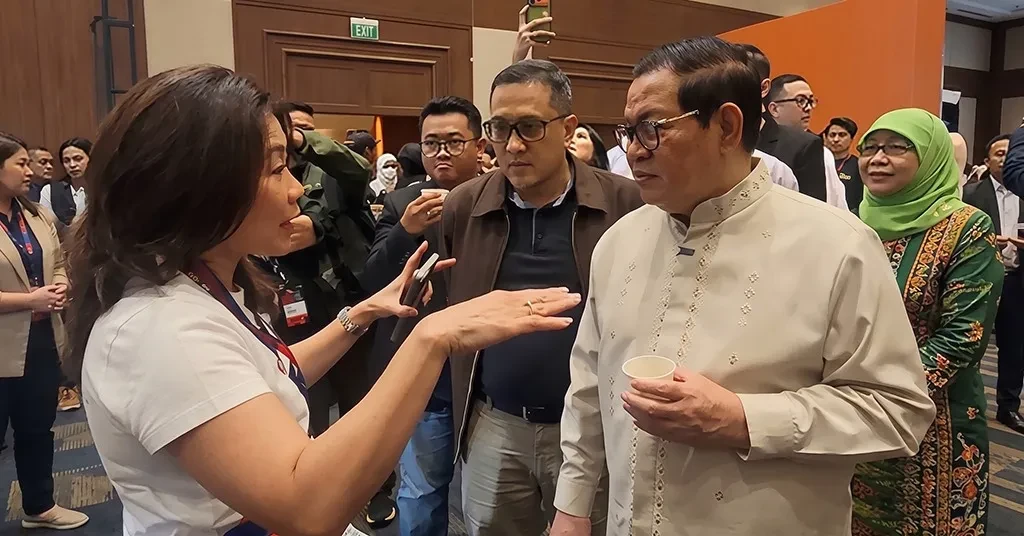 Gubernur DKI Jakarta Pramono Anung Sambangi Booth Espresso Italia di ICX Jakarta 2026