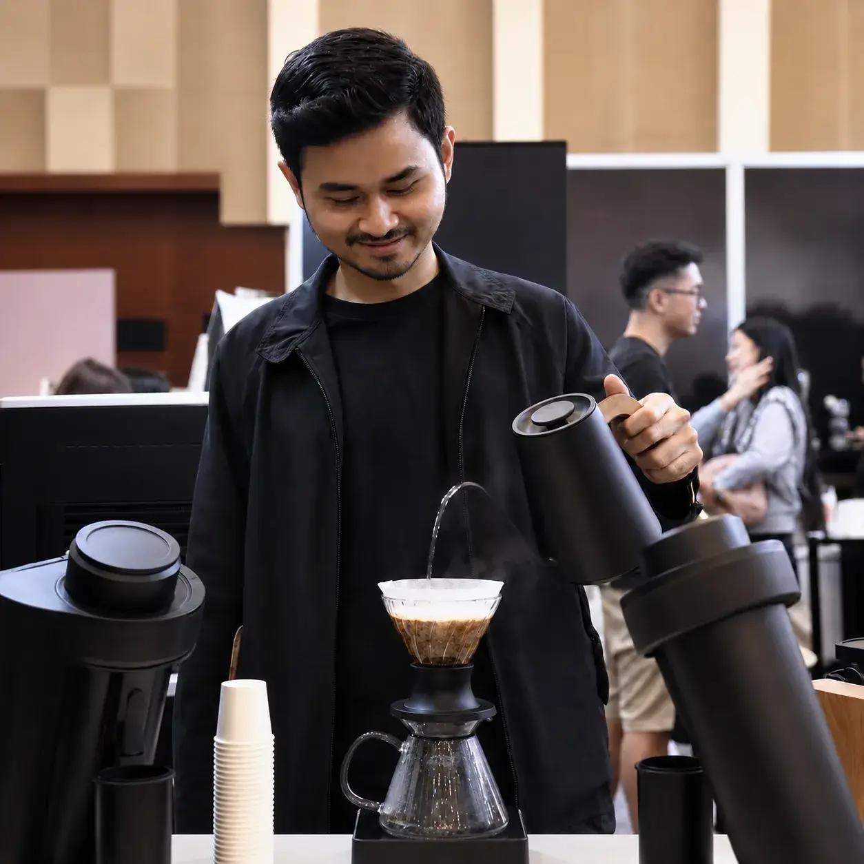 Konsistensi gilingan kopi dan distribusi partikel — demo brewing oleh Bayu Prawiro di booth Espresso Italia
